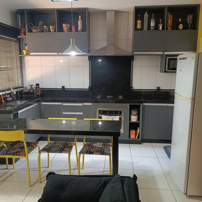 Gray House 4 - Pr *